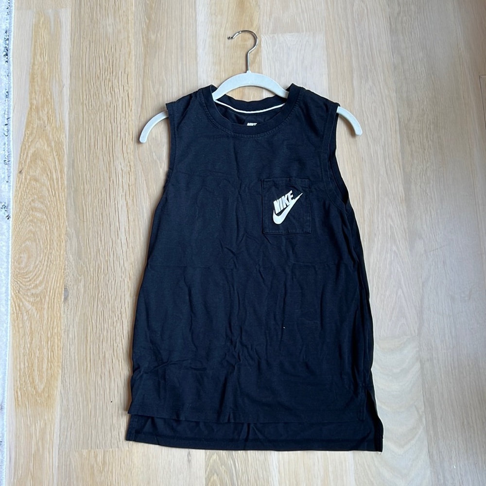 Nike XS tank top lightly worn, with pocket
